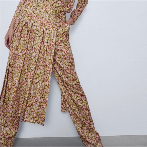 Zara Other - Zara floral pleated skirt pants set with top
